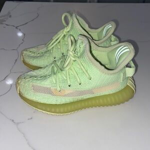 adidas Yeezy Boost 350 V2